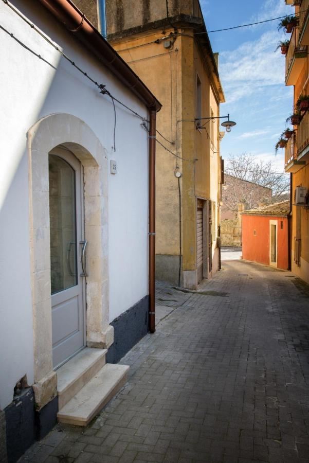 Il Piccolo Loft Holiday Home Palazzolo Acreide Bagian luar foto